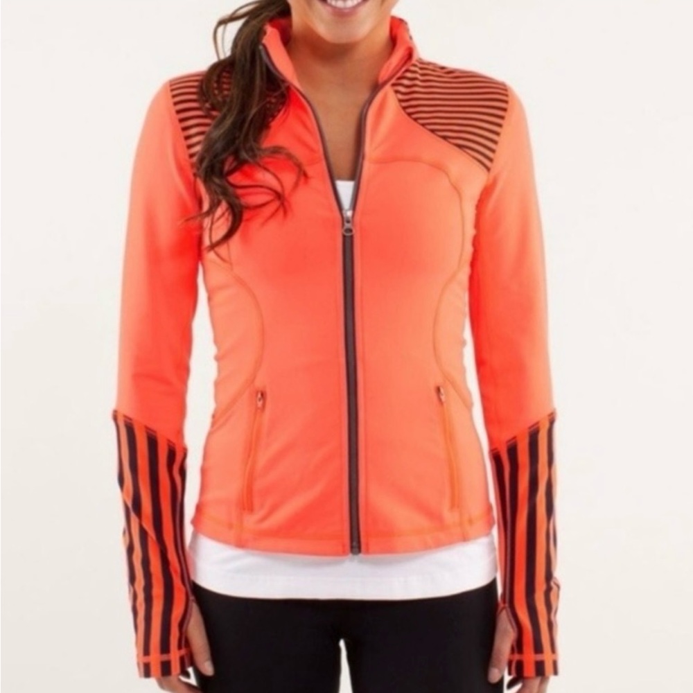 Lululemon zip up forme jacket. Size 6.